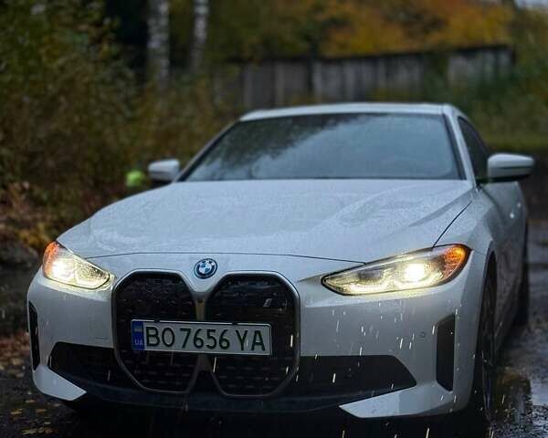 Белый БМВ i4, объемом двигателя 0 л и пробегом 30 тыс. км за 38500 $, фото 1 на Automoto.ua