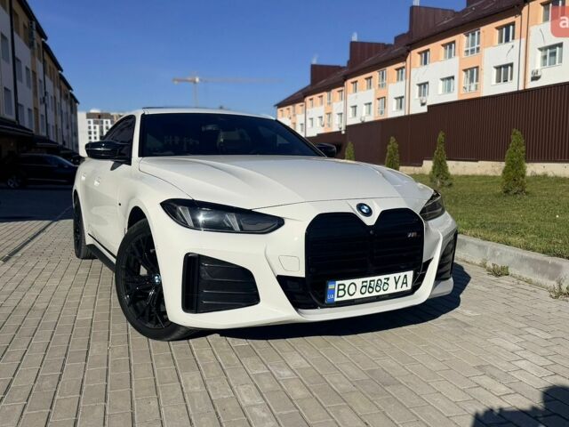 Белый БМВ i4, объемом двигателя 0 л и пробегом 30 тыс. км за 35300 $, фото 1 на Automoto.ua