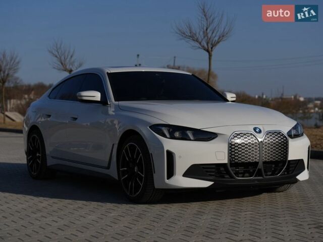Білий БМВ i4, об'ємом двигуна 0 л та пробігом 2 тис. км за 43999 $, фото 1 на Automoto.ua