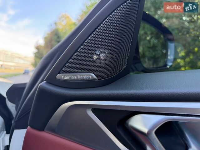 Белый БМВ i4, объемом двигателя 0 л и пробегом 50 тыс. км за 33500 $, фото 1 на Automoto.ua