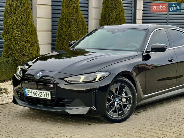 Черный БМВ i4, объемом двигателя 0 л и пробегом 2 тыс. км за 35999 $, фото 1 на Automoto.ua