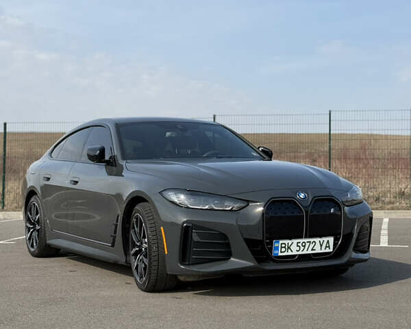 Серый БМВ i4, объемом двигателя 0 л и пробегом 33 тыс. км за 39500 $, фото 1 на Automoto.ua