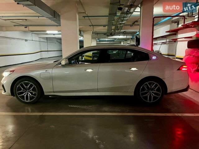 Білий БМВ i5, об'ємом двигуна 0 л та пробігом 10 тис. км за 45500 $, фото 1 на Automoto.ua