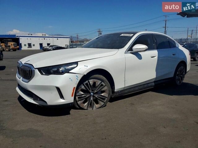 Белый БМВ i5, объемом двигателя 0 л и пробегом 4 тыс. км за 32000 $, фото 1 на Automoto.ua