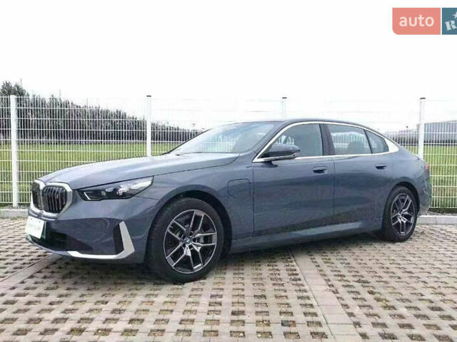 Серый БМВ i5, объемом двигателя 0 л и пробегом 13 тыс. км за 39900 $, фото 1 на Automoto.ua