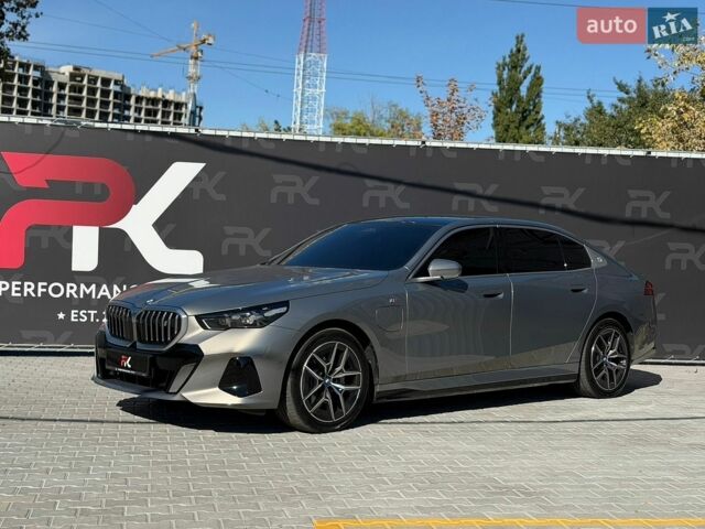 Серый БМВ i5, объемом двигателя 0 л и пробегом 14 тыс. км за 50000 $, фото 1 на Automoto.ua