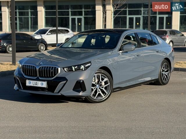 Серый БМВ i5, объемом двигателя 0 л и пробегом 11 тыс. км за 44900 $, фото 1 на Automoto.ua