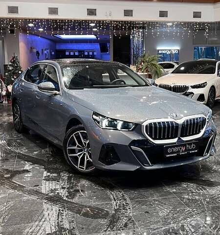 Сірий БМВ i5, об'ємом двигуна 0 л та пробігом 11 тис. км за 47000 $, фото 1 на Automoto.ua