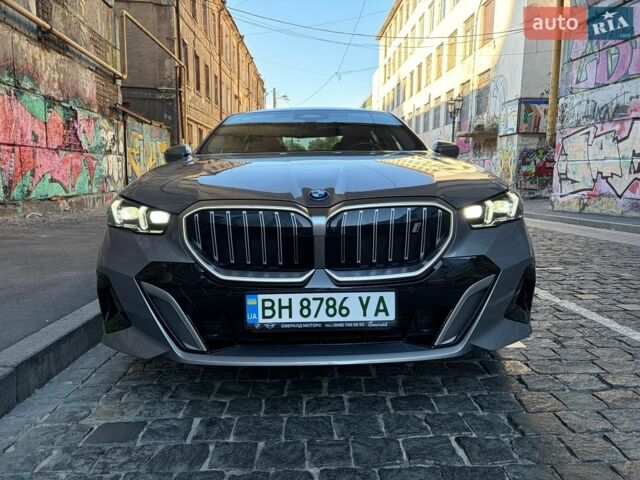 Серый БМВ i5, объемом двигателя 0 л и пробегом 13 тыс. км за 49500 $, фото 1 на Automoto.ua