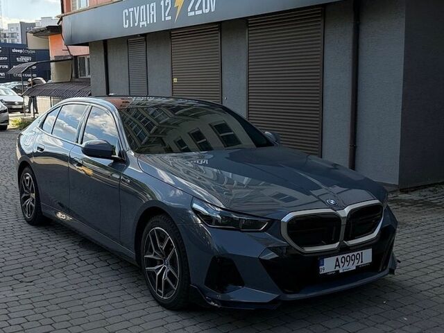 Серый БМВ i5, объемом двигателя 0 л и пробегом 30 тыс. км за 46999 $, фото 1 на Automoto.ua