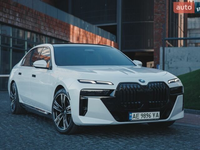 Белый БМВ i7, объемом двигателя 0 л и пробегом 28 тыс. км за 85000 $, фото 1 на Automoto.ua