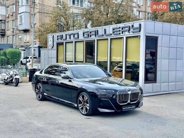 Черный БМВ i7, объемом двигателя 0 л и пробегом 54 тыс. км за 78000 $, фото 1 на Automoto.ua