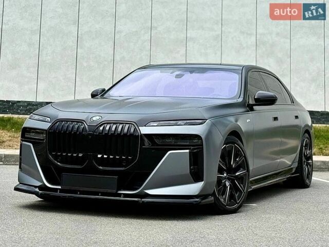 Серый БМВ i7, объемом двигателя 0 л и пробегом 50 тыс. км за 95000 $, фото 1 на Automoto.ua