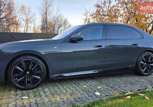 Серый БМВ i7, объемом двигателя 0 л и пробегом 60 тыс. км за 105000 $, фото 1 на Automoto.ua