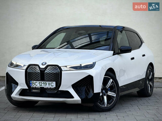 Белый БМВ iX, объемом двигателя 0 л и пробегом 70 тыс. км за 45999 $, фото 1 на Automoto.ua