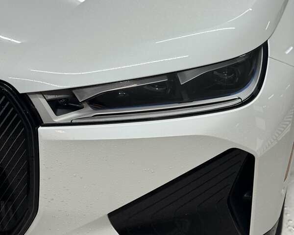Белый БМВ iX, объемом двигателя 0 л и пробегом 22 тыс. км за 79000 $, фото 1 на Automoto.ua