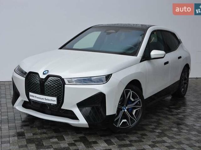 Белый БМВ iX, объемом двигателя 0 л и пробегом 8 тыс. км за 90206 $, фото 1 на Automoto.ua