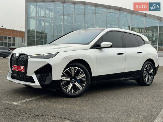 Білий БМВ iX, об'ємом двигуна 0 л та пробігом 32 тис. км за 48700 $, фото 1 на Automoto.ua