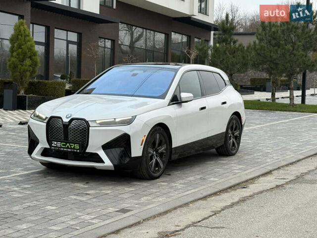 Білий БМВ iX, об'ємом двигуна 0 л та пробігом 63 тис. км за 59999 $, фото 1 на Automoto.ua
