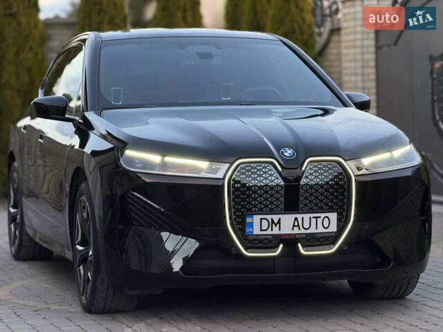 Черный БМВ iX, объемом двигателя 0 л и пробегом 57 тыс. км за 72000 $, фото 1 на Automoto.ua