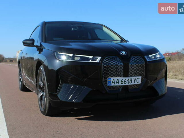 Черный БМВ iX, объемом двигателя 0 л и пробегом 85 тыс. км за 57700 $, фото 1 на Automoto.ua