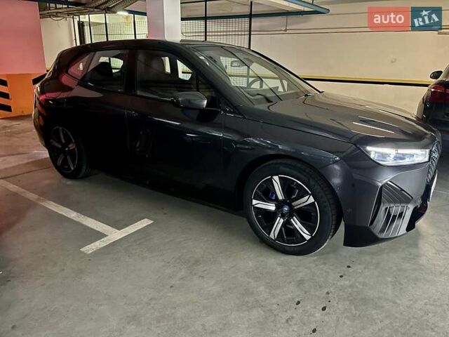Чорний БМВ iX, об'ємом двигуна 0 л та пробігом 11 тис. км за 45700 $, фото 1 на Automoto.ua