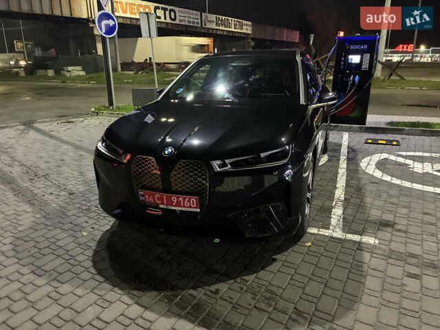Черный БМВ iX, объемом двигателя 0 л и пробегом 165 тыс. км за 39000 $, фото 1 на Automoto.ua