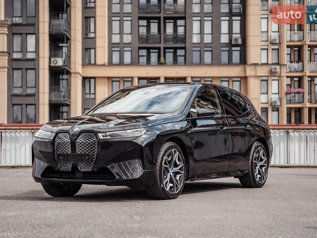 Черный БМВ iX, объемом двигателя 0 л и пробегом 67 тыс. км за 67000 $, фото 1 на Automoto.ua