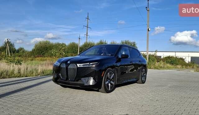 Черный БМВ iX, объемом двигателя 0 л и пробегом 48 тыс. км за 52000 $, фото 1 на Automoto.ua