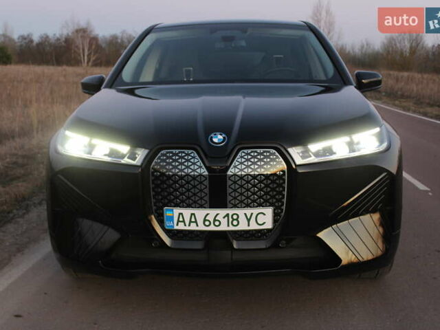 Черный БМВ iX, объемом двигателя 0 л и пробегом 83 тыс. км за 57700 $, фото 1 на Automoto.ua