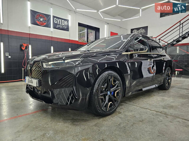 Черный БМВ iX, объемом двигателя 0 л и пробегом 53 тыс. км за 52900 $, фото 1 на Automoto.ua