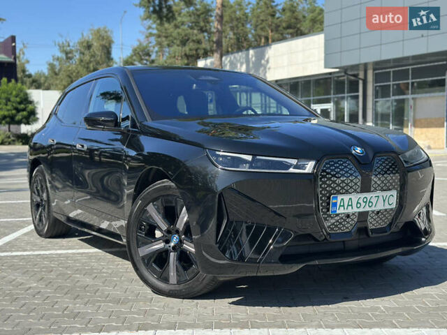 Черный БМВ iX, объемом двигателя 0 л и пробегом 14 тыс. км за 51999 $, фото 1 на Automoto.ua