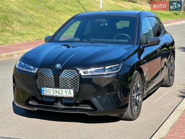 Черный БМВ iX, объемом двигателя 0 л и пробегом 20 тыс. км за 48400 $, фото 1 на Automoto.ua