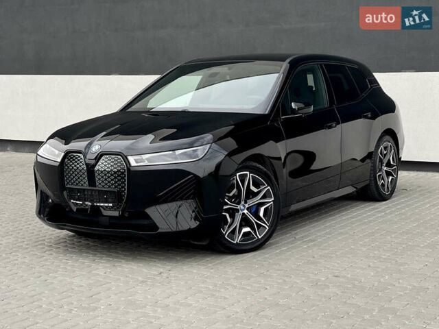 Черный БМВ iX, объемом двигателя 0 л и пробегом 27 тыс. км за 50000 $, фото 1 на Automoto.ua