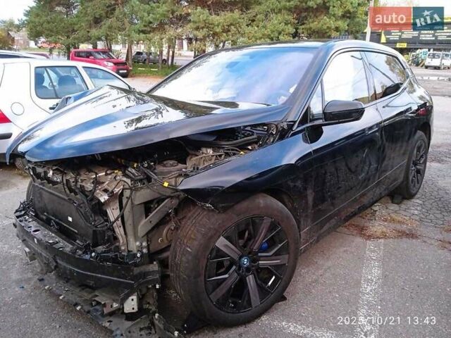 Черный БМВ iX, объемом двигателя 0 л и пробегом 25 тыс. км за 31500 $, фото 1 на Automoto.ua