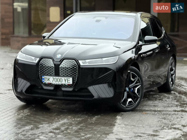 Черный БМВ iX, объемом двигателя 0 л и пробегом 27 тыс. км за 76700 $, фото 1 на Automoto.ua