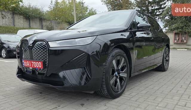 Черный БМВ iX, объемом двигателя 0 л и пробегом 98 тыс. км за 58800 $, фото 1 на Automoto.ua