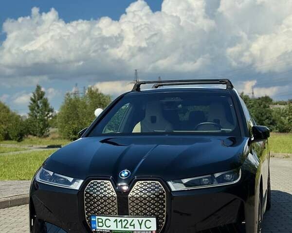 Черный БМВ iX, объемом двигателя 0 л и пробегом 59 тыс. км за 48500 $, фото 1 на Automoto.ua