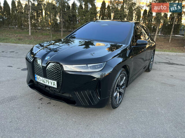 Черный БМВ iX, объемом двигателя 0 л и пробегом 23 тыс. км за 48999 $, фото 1 на Automoto.ua