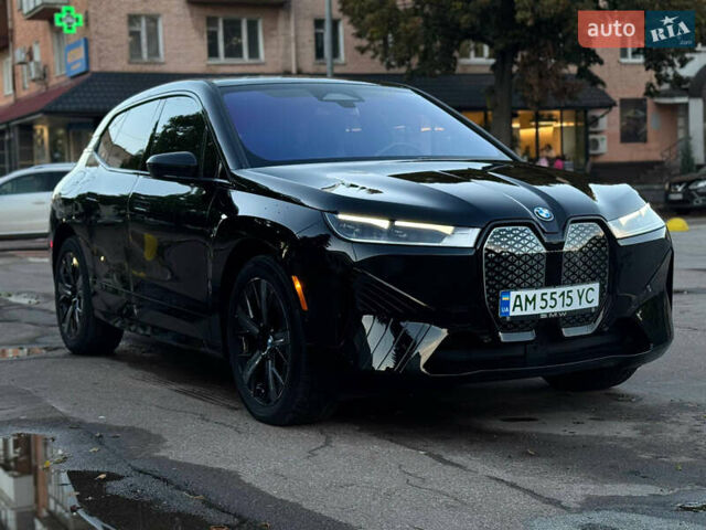 Черный БМВ iX, объемом двигателя 0 л и пробегом 5 тыс. км за 65000 $, фото 1 на Automoto.ua
