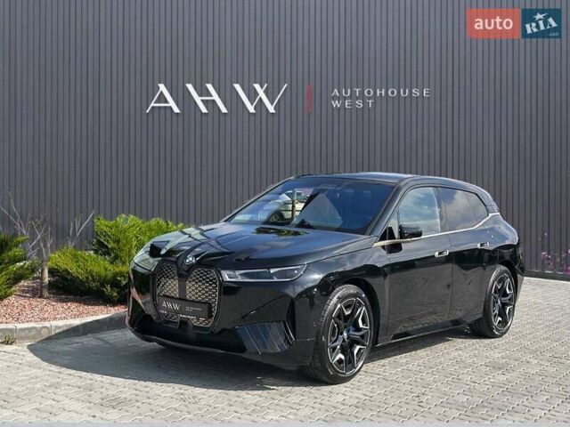Черный БМВ iX, объемом двигателя 0 л и пробегом 10 тыс. км за 82080 $, фото 1 на Automoto.ua