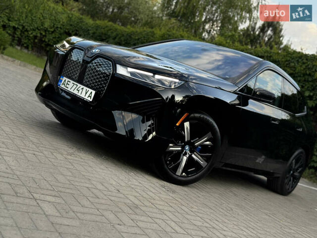 Черный БМВ iX, объемом двигателя 0 л и пробегом 1 тыс. км за 69900 $, фото 1 на Automoto.ua