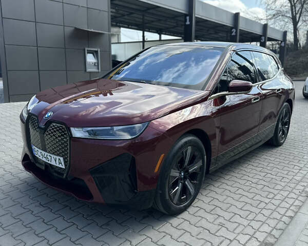 Красный БМВ iX, объемом двигателя 0 л и пробегом 88 тыс. км за 51900 $, фото 1 на Automoto.ua