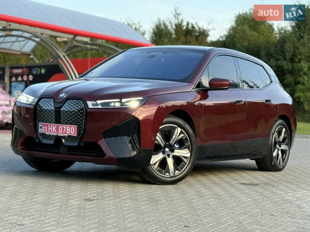 Красный БМВ iX, объемом двигателя 0 л и пробегом 130 тыс. км за 53900 $, фото 1 на Automoto.ua