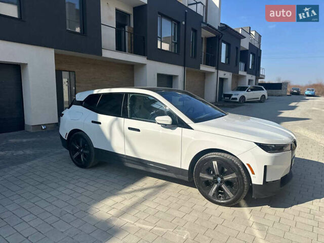 БМВ iX, объемом двигателя 0 л и пробегом 1 тыс. км за 60999 $, фото 1 на Automoto.ua