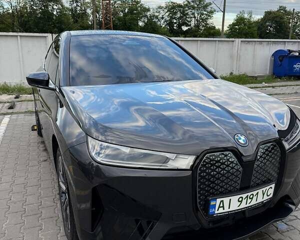 Серый БМВ iX, объемом двигателя 0 л и пробегом 45 тыс. км за 42000 $, фото 1 на Automoto.ua