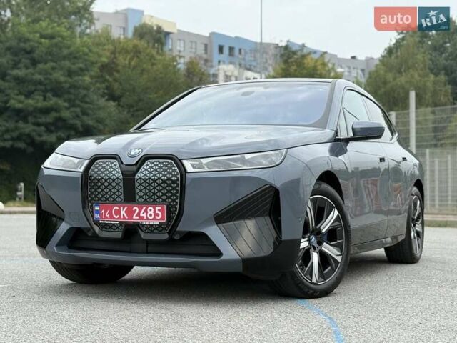 Серый БМВ iX, объемом двигателя 0 л и пробегом 106 тыс. км за 55500 $, фото 1 на Automoto.ua