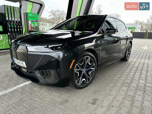 Серый БМВ iX, объемом двигателя 0 л и пробегом 38 тыс. км за 62500 $, фото 1 на Automoto.ua