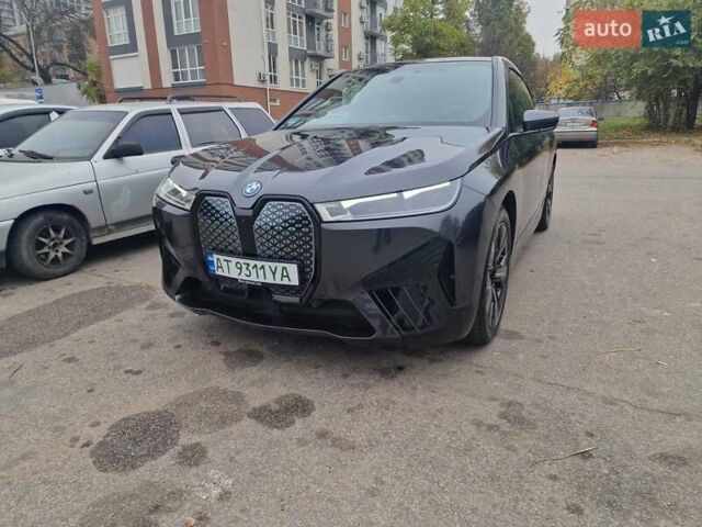 Серый БМВ iX, объемом двигателя 0 л и пробегом 30 тыс. км за 51700 $, фото 1 на Automoto.ua