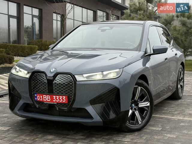 Сірий БМВ iX, об'ємом двигуна 0 л та пробігом 52 тис. км за 47700 $, фото 1 на Automoto.ua